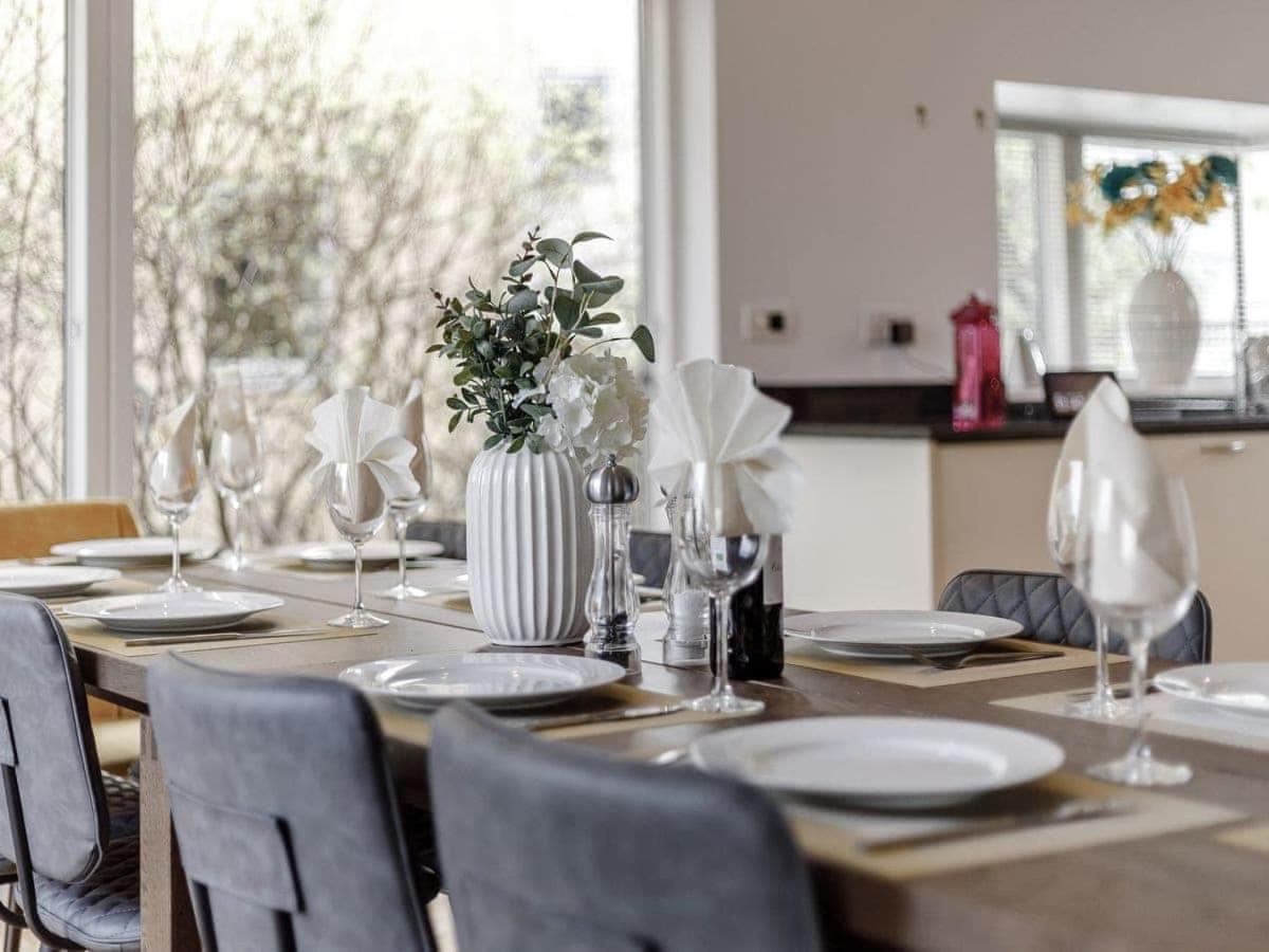 Cotswolds Lakehouse, With Hot Tub & Spa Access, Lower Mill Estate Somerford Keynes Luaran gambar